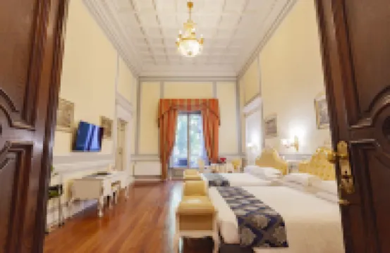 วิลล่ารอยัล