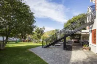 The Browns' - Luxury Suites