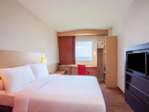 Ibis Manado City Center Boulevard Hotels in Manado