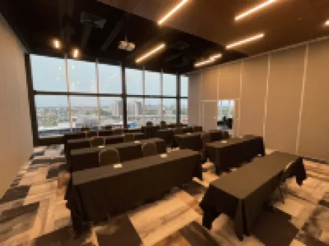 Grand Times Hotel Laval - Centropolis Hotels in Laval