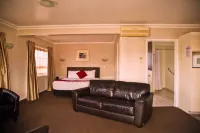 Barclay Motel