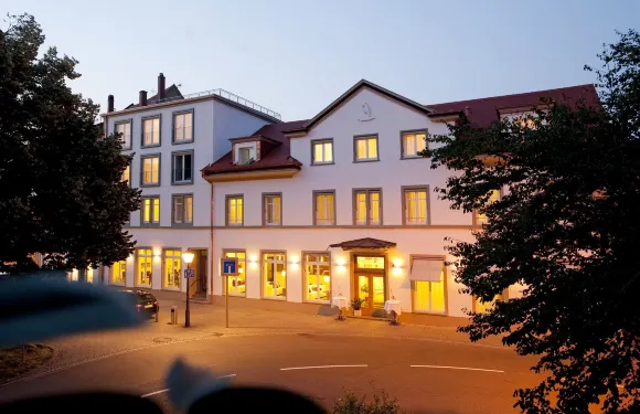 孔斯特尼亞酒店