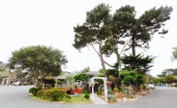 Bide-A-Wee Inn and Cottages