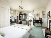Compton House Hotels in Axbridge