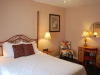 The Inn on Third Hotels near 400 Beach