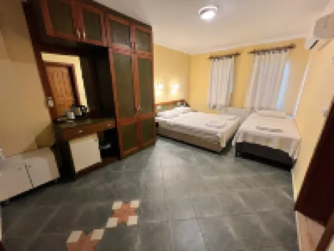 Grenadine Lodge