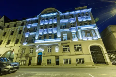 Riga Lux Apartments - Skolas Отели рядом с достопримечательностью «Brīvības Piemineklis»