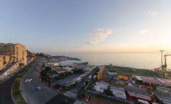 Joivy Fronte del Mar Seaview Apartment Casaregis