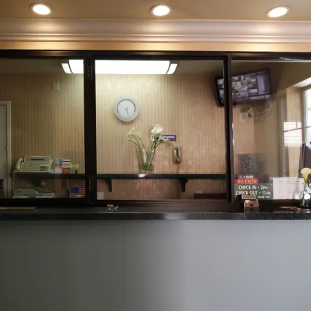 Mirage Inn & Suites San Francisco Отели рядом с достопримечательностью «Развалины общественного бассейна Сатро»