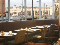 B Hotel Hotels near Las Arenas