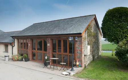 Frankaborough Farm Holiday Cottages Отели в г. Сортон