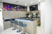 Apartahotel Énfasis-Group Hotels in El Cuervo de Sevilla