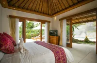 Pesantian Villa & Warung Puri Cetho附近的飯店