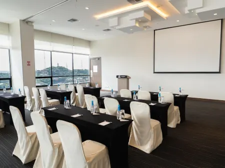 DoubleTree by Hilton Guayaquil Отели в г. Дуран