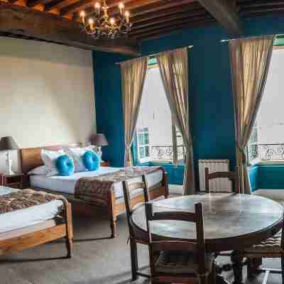 Hotel Raymond VII Rooms