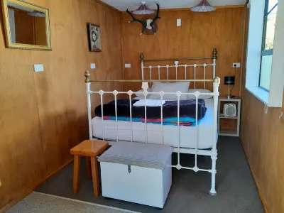 Picton's Waikawa Bay Holiday Park Отели в г. 