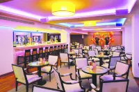 Alexander the Great Beach Hotel - bar