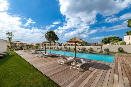 Calarossa Bay Resort Отели в г. Леччи