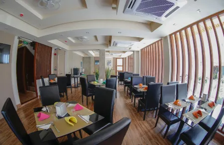 Three Inn Отели рядом с достопримечательностью «Пятничная мечеть»