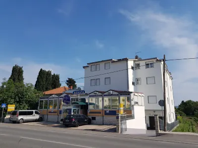 Guesthouse Varnica Hotels in Kaštel Štafilić