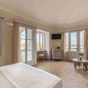 Red Tower Hotel Rooms