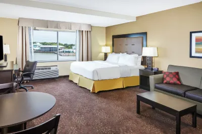 Holiday Inn Express & Suites Sandusky Hotels in Sandusky