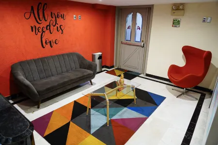 Hotel Ancona - Adults Only Отели рядом со станцией Autobuses Poniente Station