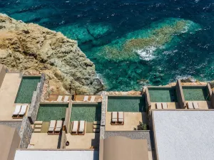 Acro Wellness Suites - Adults Only