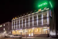 Comfort Nsk Hotel  호텔