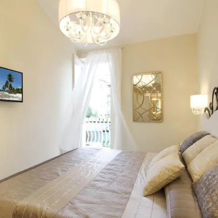 Lucca in Chic - No Ztl - Free Parking - Old City at 10Min by Walk