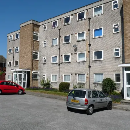 2-Bed Flat with Superfast Wi-fi DW Lettings 9WW