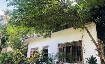 Thaaru Guest
