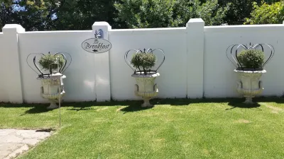 La Riviera Guesthouse Hotels in 