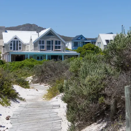 Fin Whale Beach House Отели рядом с достопримечательностью «Торговый центр Longbeach»