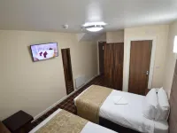 Lucky 8 Hotel Hotels in Redbridge