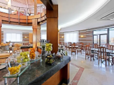 エルバ ルシア スポーツ & スイート ホテル マクソラタのホテル