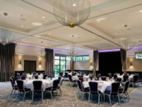 Denham Grove Hotels in Uxbridge