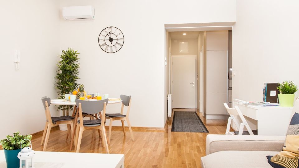 Luxury Main Square Apartments