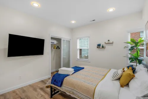 Stylish 4BR Haven Backyard and Fire Pit