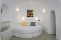 Trieris Villa & Suites Hotels in Fira