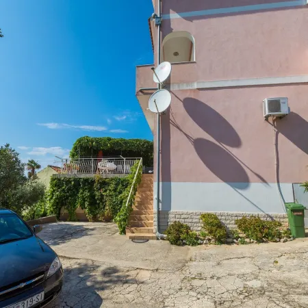 Apartments Ljiljana