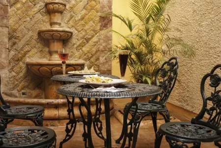 Maya Campeche Hotel Отели рядом с достопримечательностью «Сад Ботанико Смуч-Альтун»