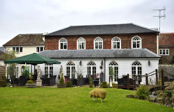 安格默林莊園酒店