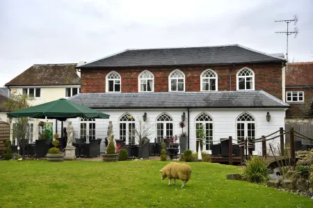 Angmering Manor Hotel Отели в г. Аран Дистрикт