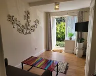 Apartment - Sleeps 2 - Parking - Wi-Fi