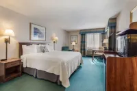Baraga Lakeside Inn