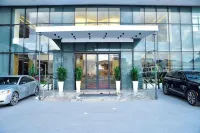 3pple M Continental Hotel & Suites