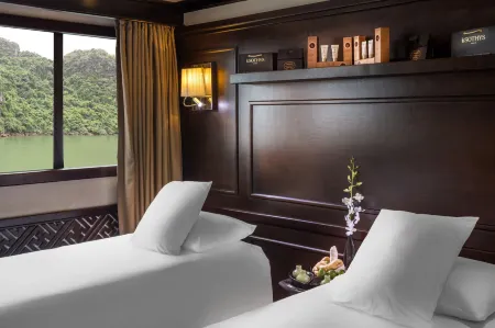 Paradise Sails Cruise Ha Long Отели в г. Tuan Chau