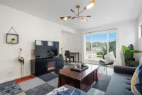 4 beds Private Unit Near BeachWalk, Golf, Trail Hotels in Pacifica