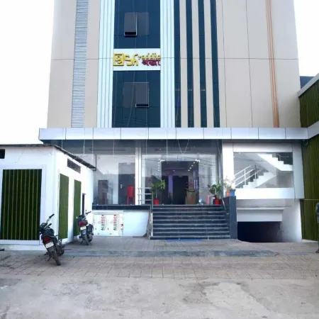 SHRADDHA SHIVAM RESIDENCY Отели в г. Читракут